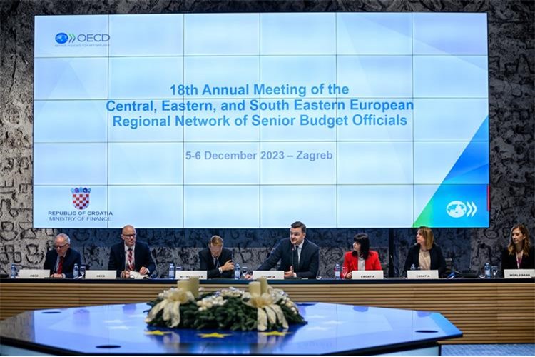Slika /slike/Vijesti2023/3dio/23 OECD CEa.jpg
